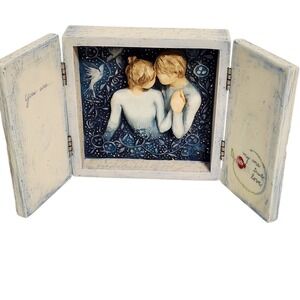 Willow Tree Around You Memory Box Susan Lordi Hand Painted Couple Heart 26114